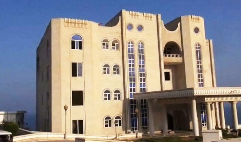 تخلیه کاخ المعاشیق عدن